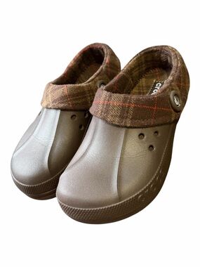 CROCS Blitzen Winter Plaid Flannel Lined Clogs Shoes Brown M7 W9